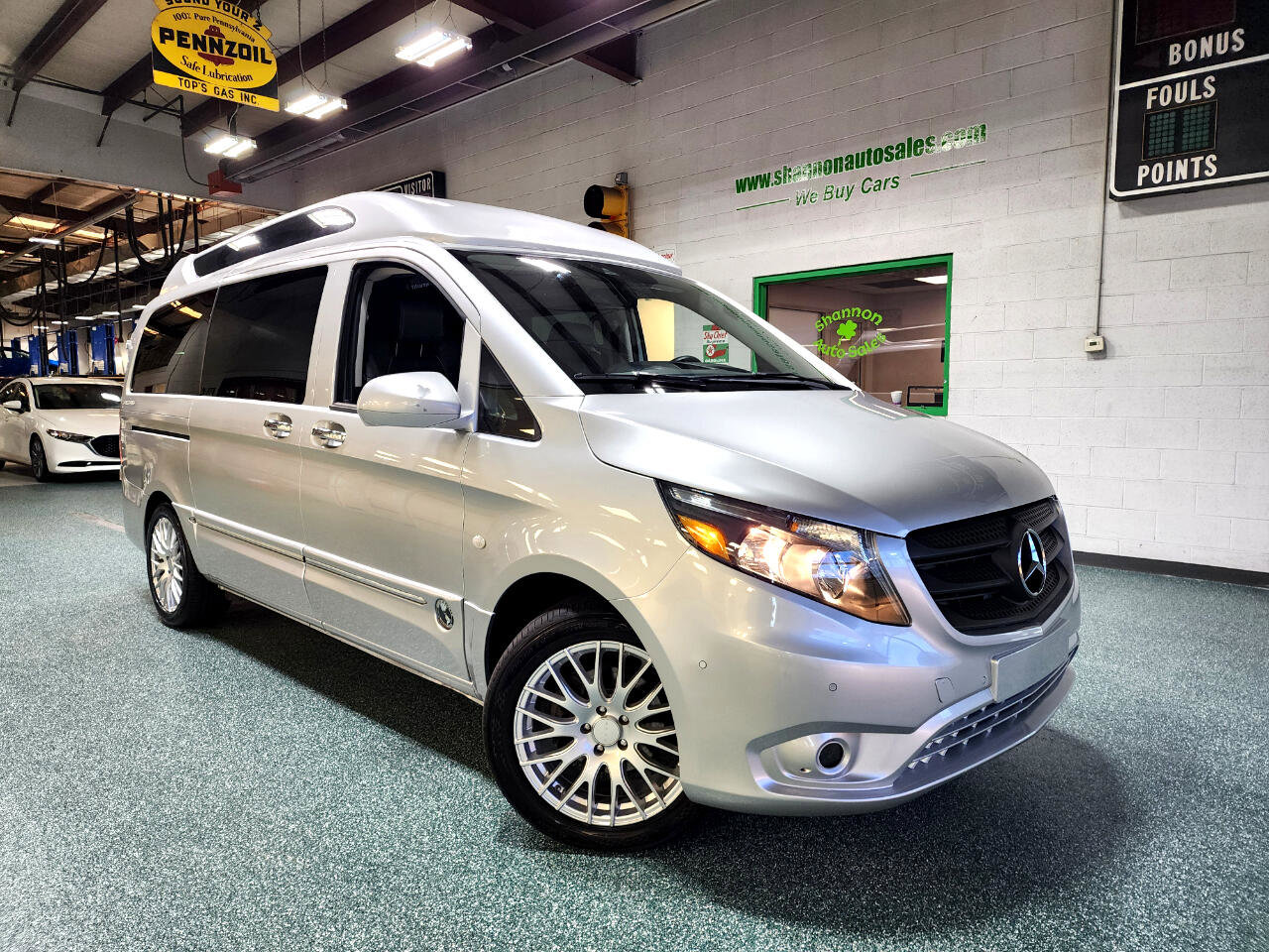 Used 2018 Mercedes-Benz Metris Passenger image 14