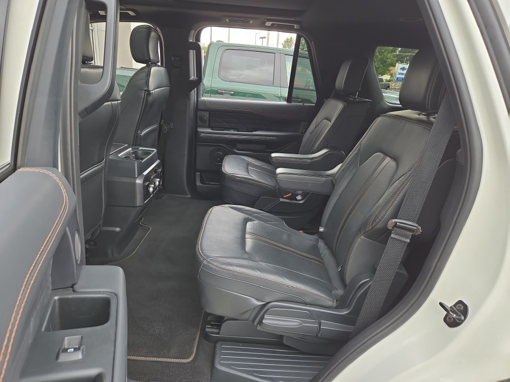 Used 2024 Ford Expedition Platinum AWD/4WD image 15