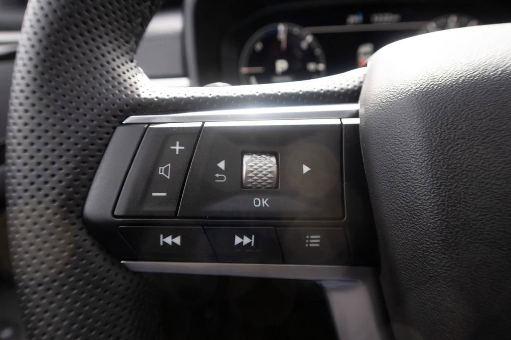 New 2025 Mitsubishi Outlander 4WD Plug-In Hybrid image 32