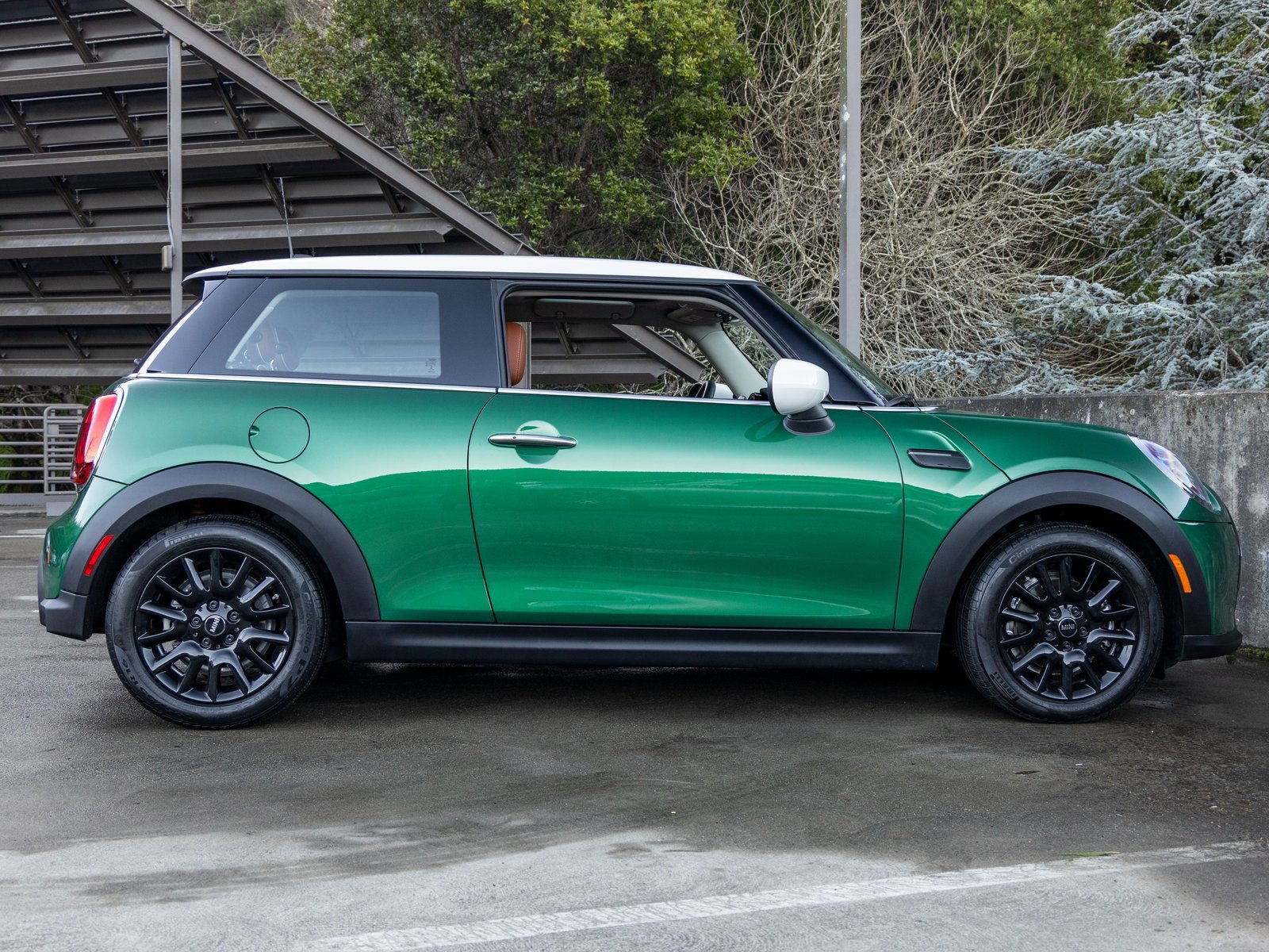 Used 2023 MINI Cooper 2-Door Hardtop w/ Signature Upholstery Package image 12