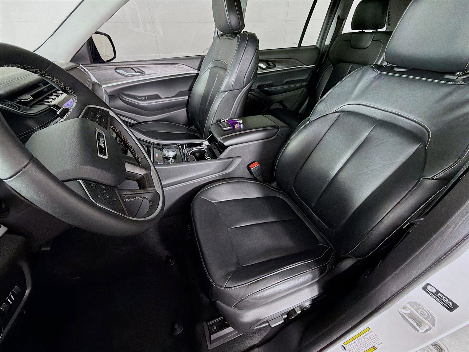 Used 2023 Jeep Grand Cherokee Limited image 11