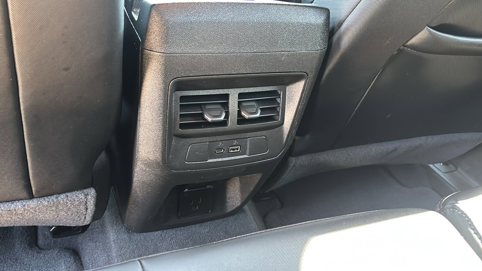 Used 2023 Chevrolet Colorado Z71 w/ Z71 Convenience Package 2 image 27