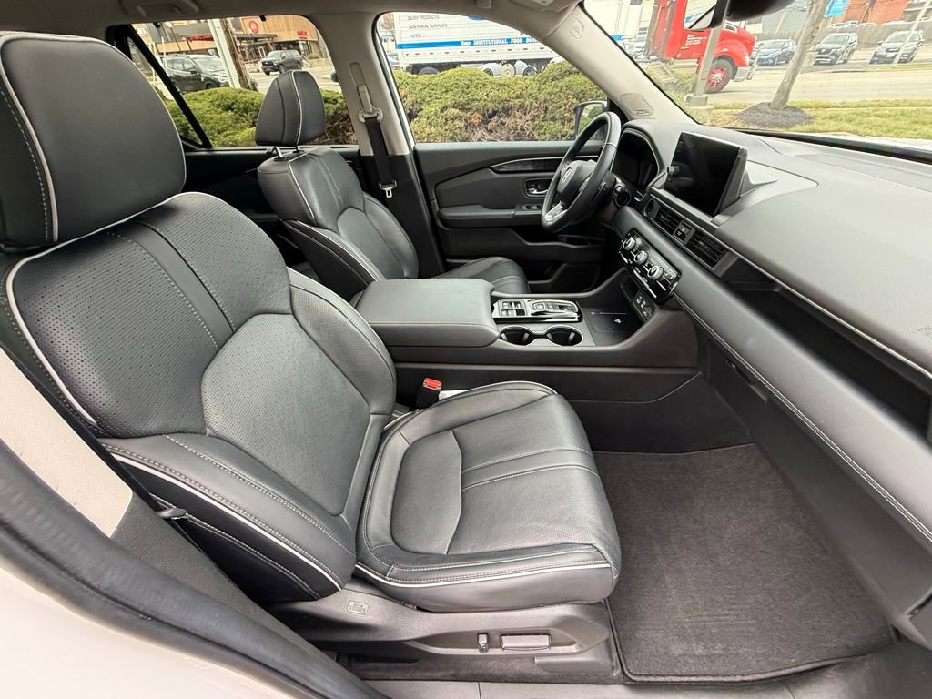 Used 2023 Honda Pilot Elite image 46