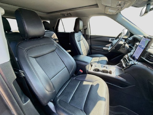 Used 2024 Ford Explorer Limited w/ Limited Technology Package AWD/4WD image 28