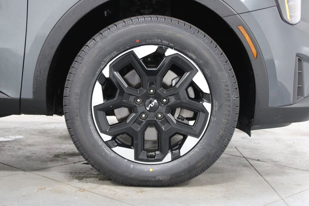 Used 2024 Kia Sorento S image 11