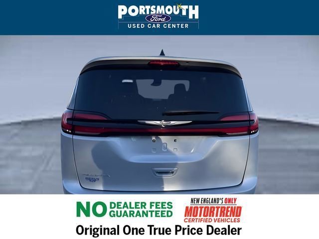 Used 2024 Chrysler Pacifica Touring-L image 36