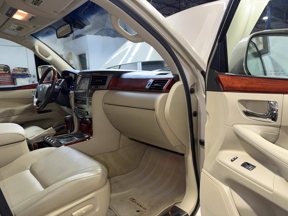 Used 2008 Lexus LX 570 4WD image 28