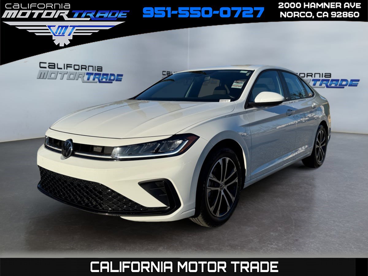 Used 2025 Volkswagen Jetta Sport image 1