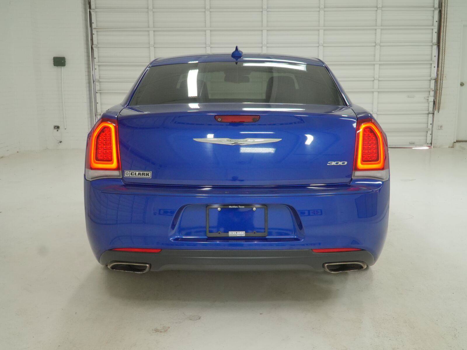 Used 2019 Chrysler 300 Touring w/ Sport Appearance Package RWD image 6