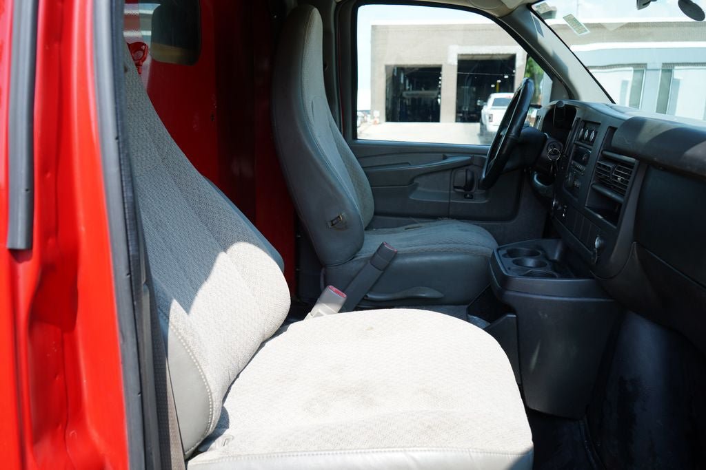 Used 2014 GMC Savana 3500 RWD image 16