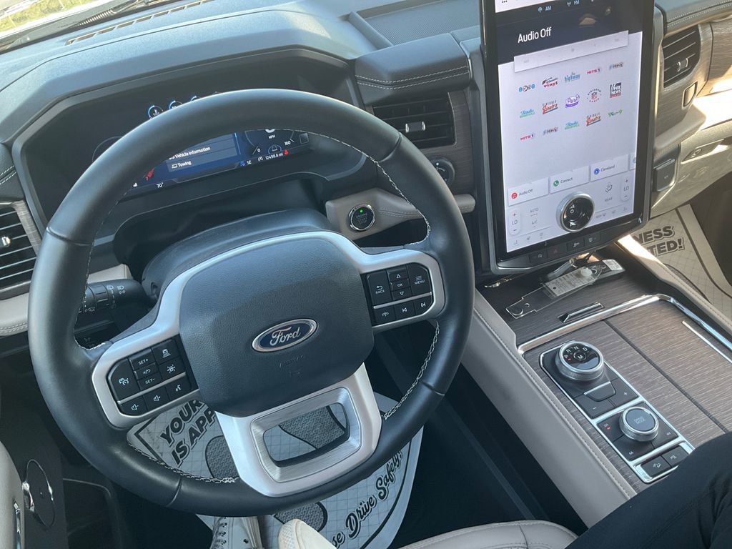 Used 2024 Ford Expedition Limited image 25
