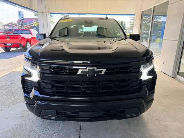 Used 2024 Chevrolet Silverado 1500 RST AWD/4WD image 3