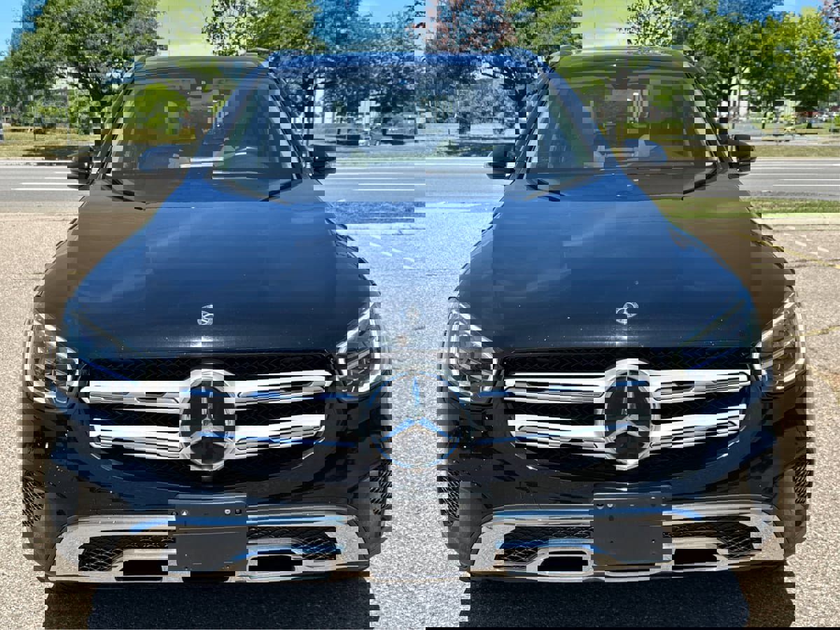 Used 2020 Mercedes-Benz GLC 300 4MATIC w/ Premium Package image 23