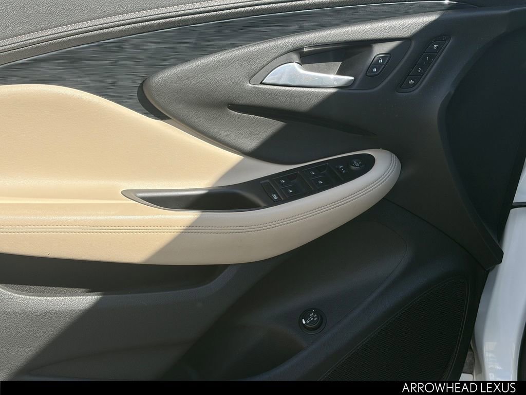 Used 2017 Buick Envision Essence w/ LPO, Cargo Package image 10