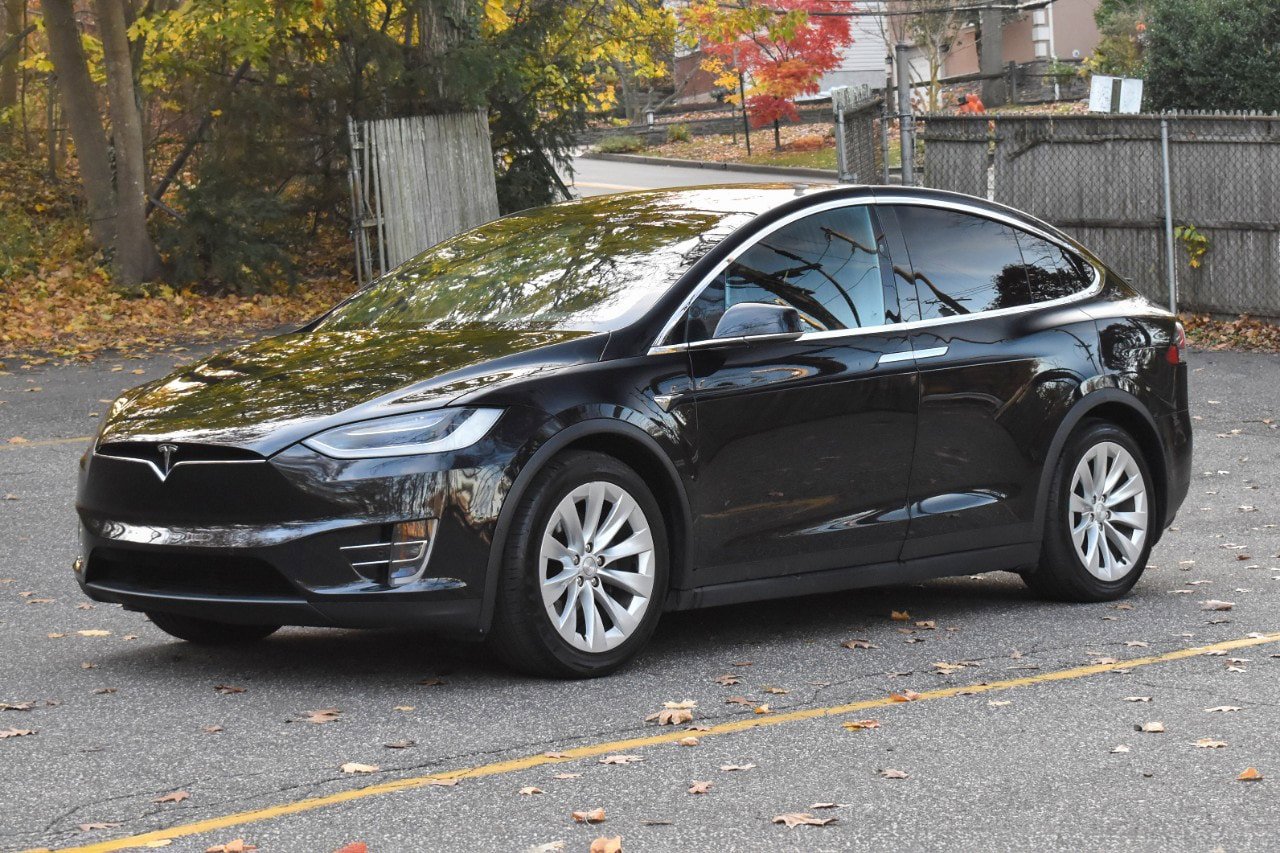 Used 2018 Tesla Model X 75D image 2