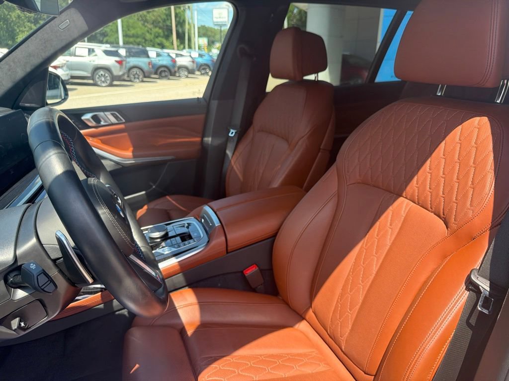 Used 2023 BMW X7 M60i w/ Climate Comfort Package AWD/4WD image 26