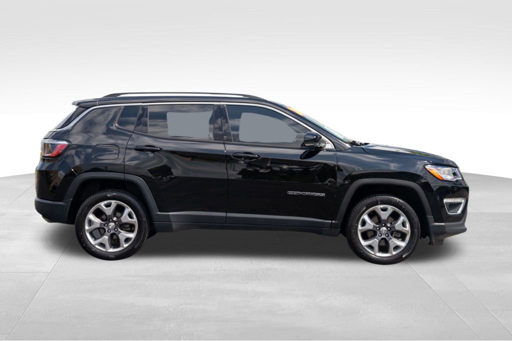 Used 2021 Jeep Compass Limited w/ Elite Interior Group image 9