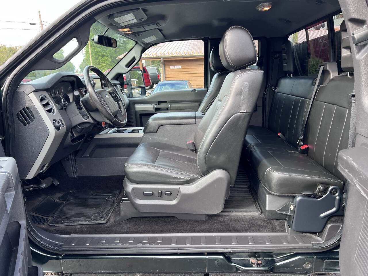 Used 2015 Ford F350 Lariat image 21