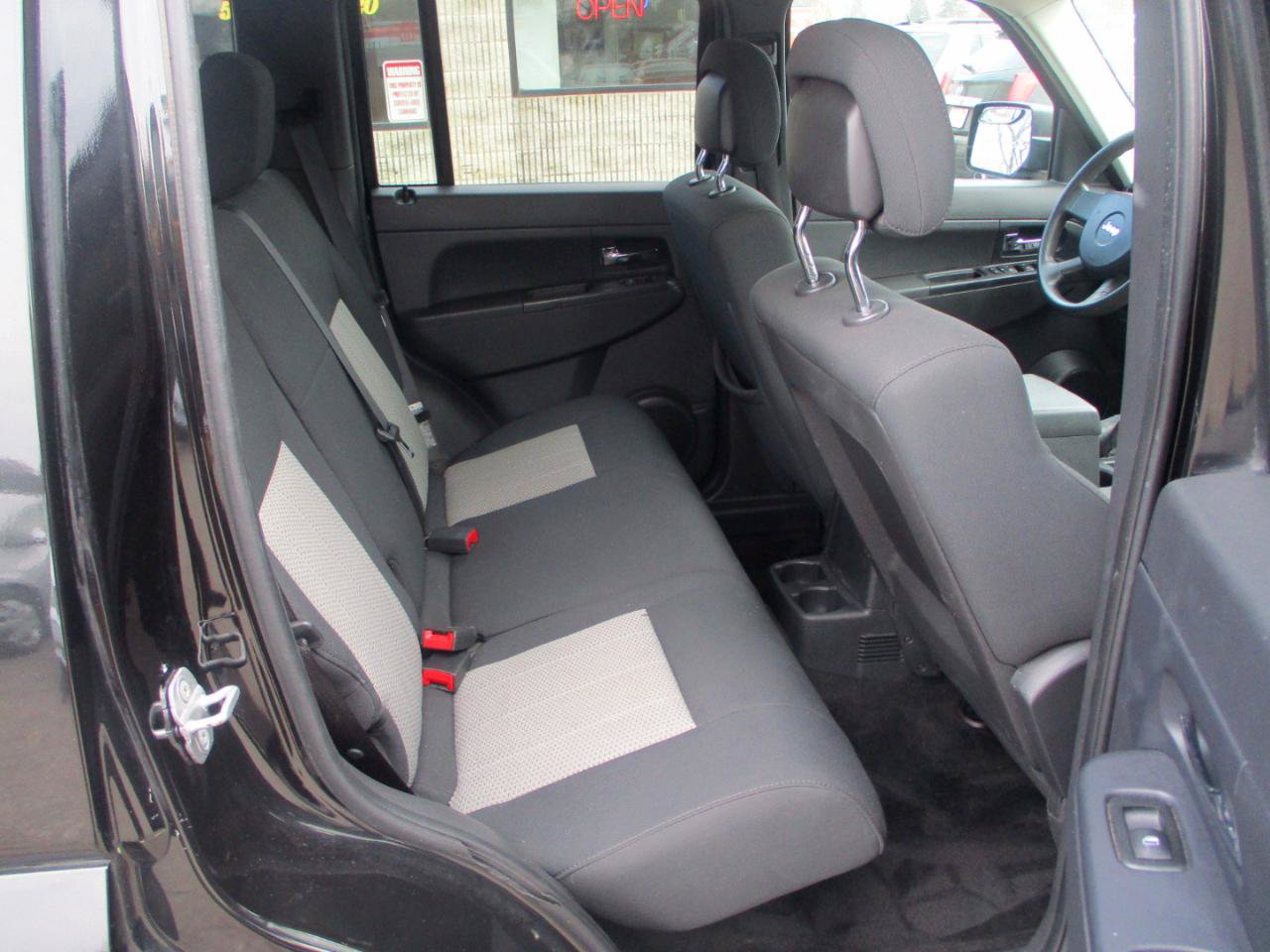 Used 2010 Jeep Liberty Sport w/ Popular Equipment Group AWD/4WD image 8