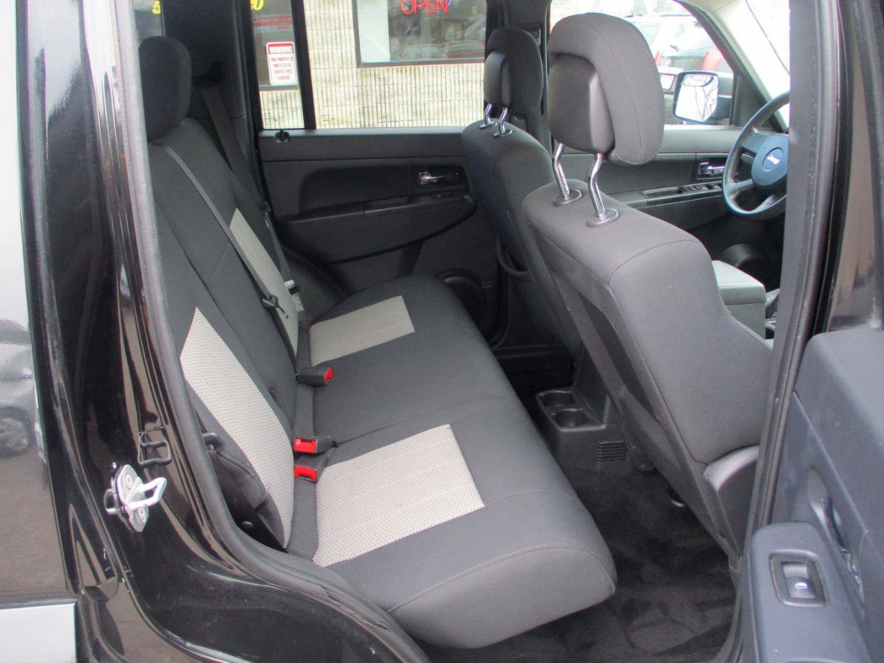 Used 2010 Jeep Liberty Sport w/ Popular Equipment Group image 8