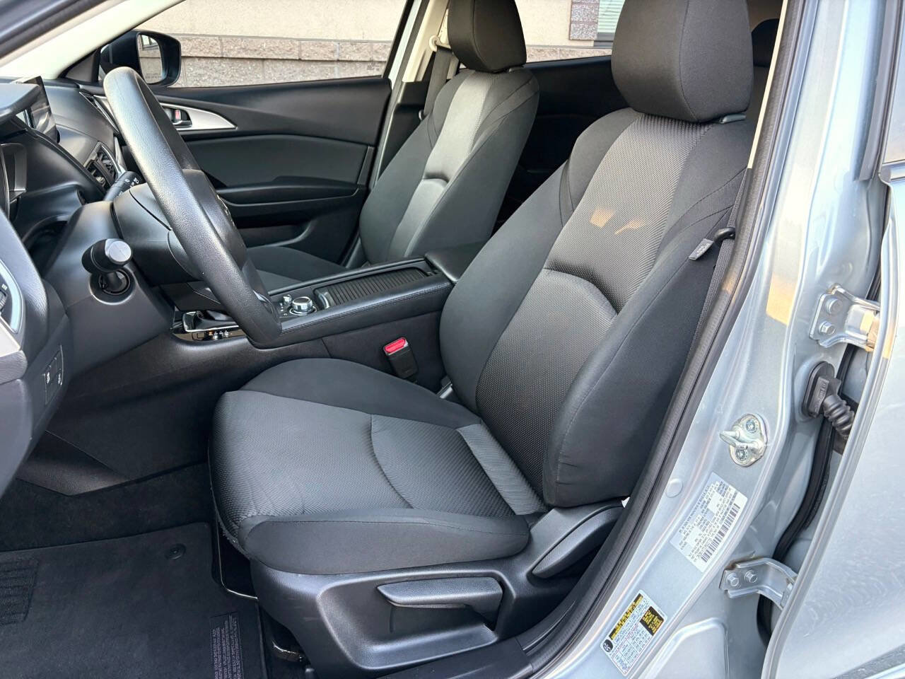 Used 2018 MAZDA MAZDA3 Sport FWD image 9