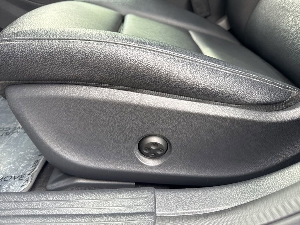 Used 2018 Mercedes-Benz GLA 250 4MATIC image 16