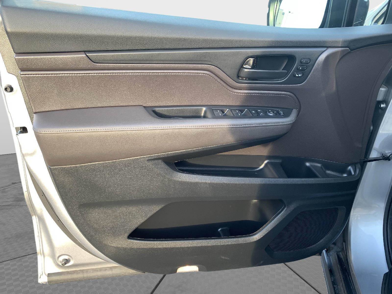 Certified 2024 Honda Odyssey EX-L image 11