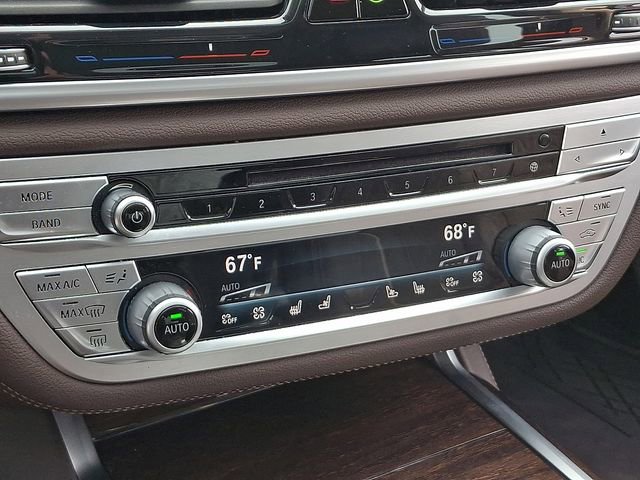 Used 2020 BMW 750i xDrive 750i xDrive image 19