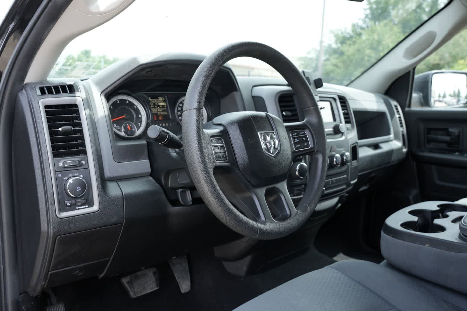 Used 2018 RAM 1500 Express w/ Black Ram 1500 Express Group AWD/4WD image 11