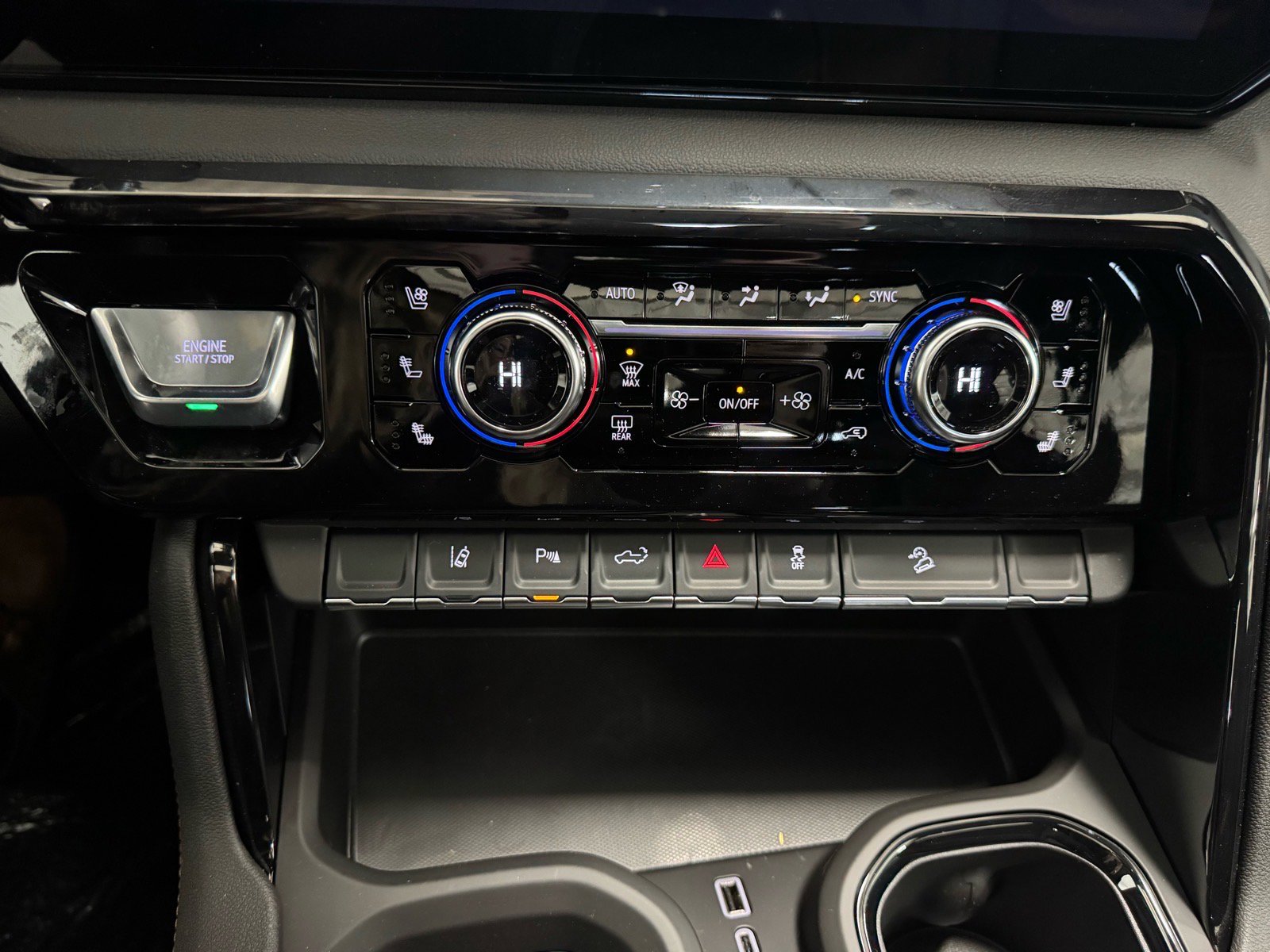 New 2026 GMC Sierra 2500 AT4 w/ AT4 Premium Plus Package image 22