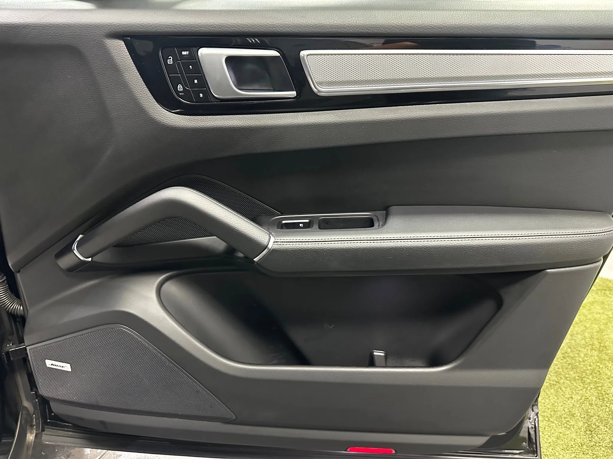 Used 2023 Porsche Cayenne image 26