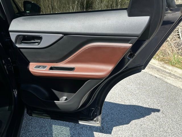 Used 2017 Jaguar F-PACE S image 20