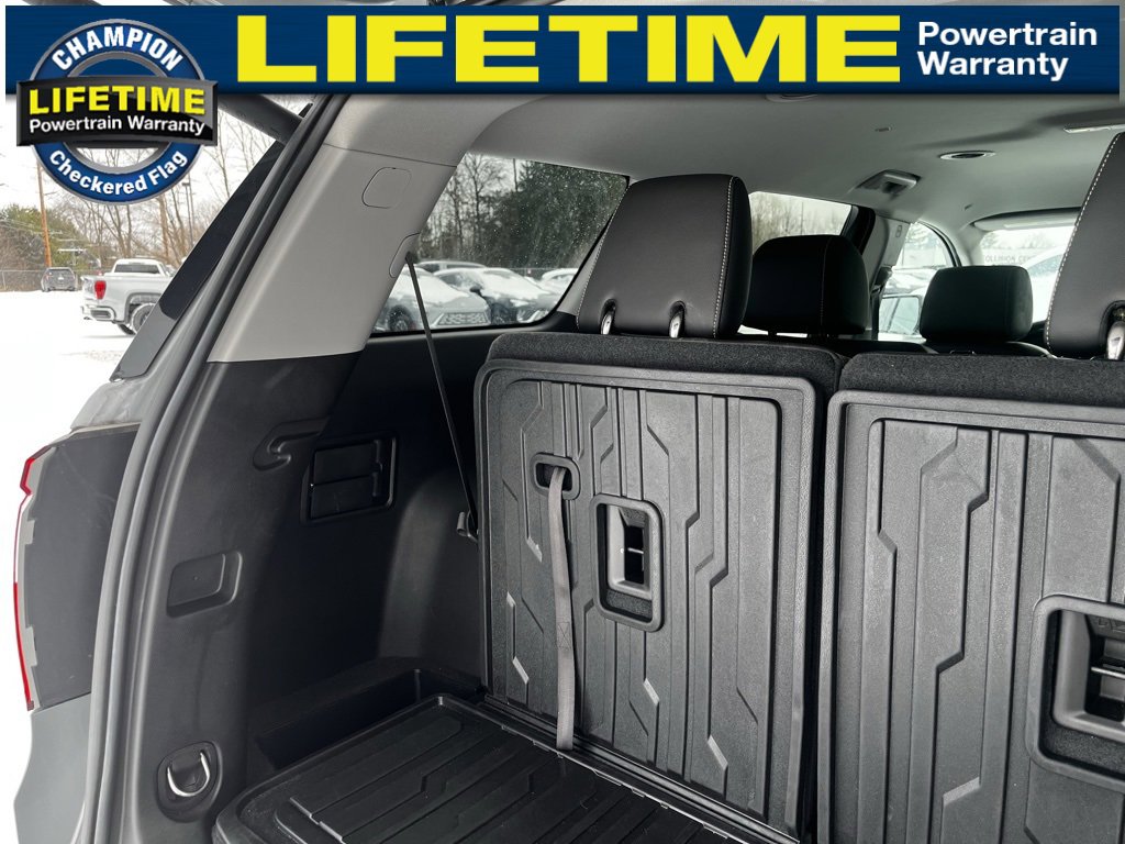 Certified 2023 GMC Acadia SLT w/ Trailering Package image 13