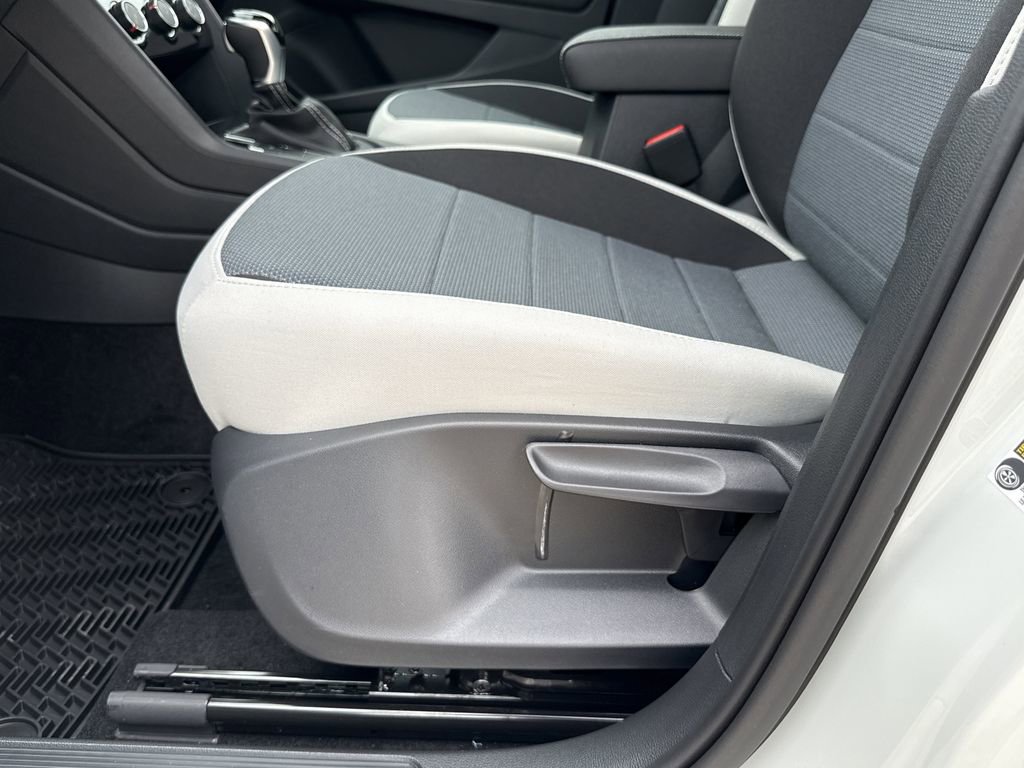 New 2026 Volkswagen Taos S image 13