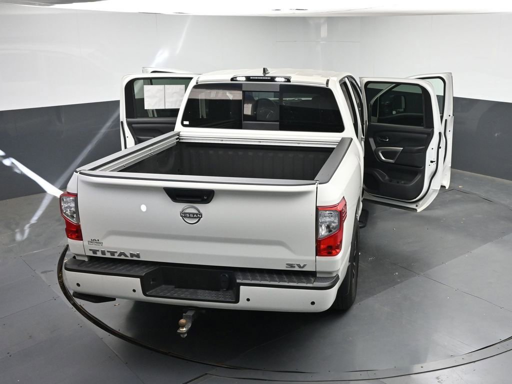 Used 2024 Nissan Titan SV w/ SV Convenience Package image 39