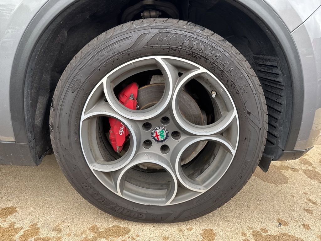 Used 2018 Alfa Romeo Stelvio Ti image 19