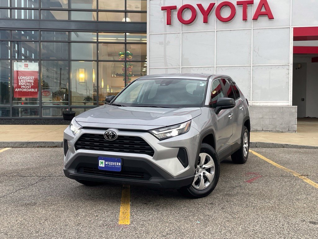 Used 2023 Toyota RAV4 LE AWD/4WD image 1