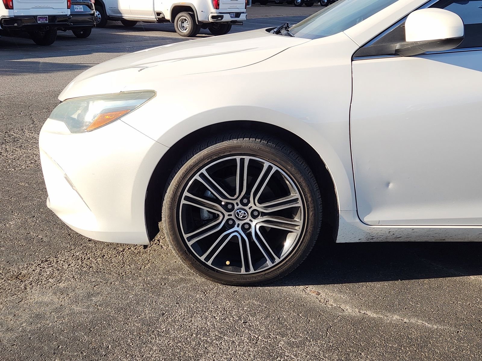 Used 2016 Toyota Camry SE image 9