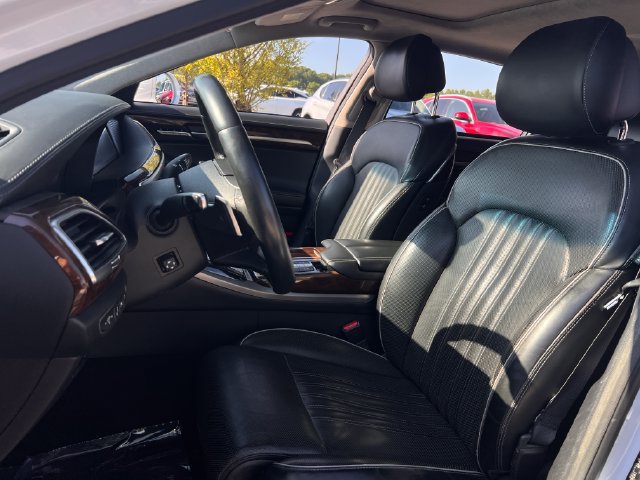 Used 2018 Genesis G90 3.3T Premium AWD/4WD image 14