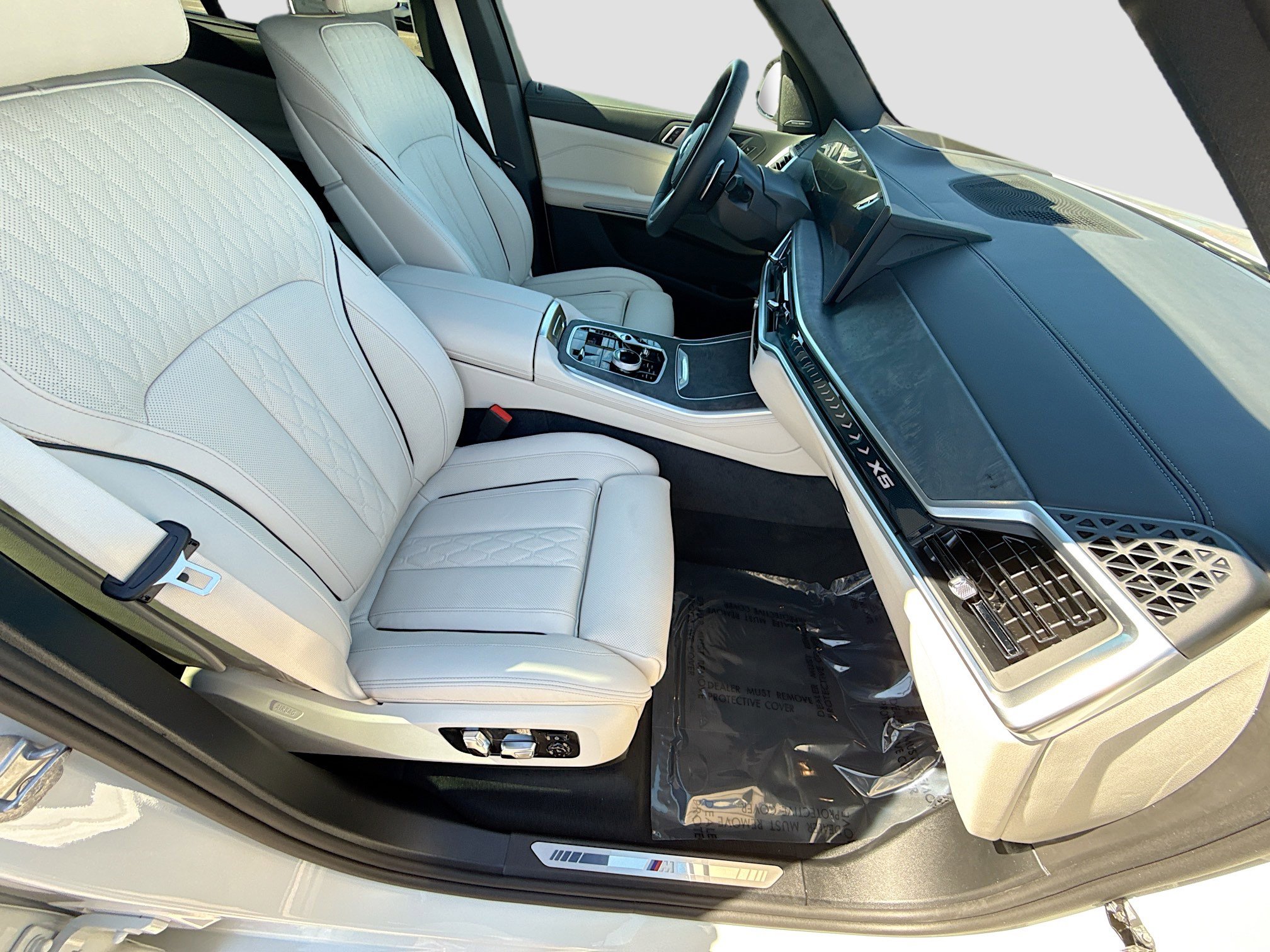 New 2026 BMW X5 xDrive50e w/ Executive Package image 16