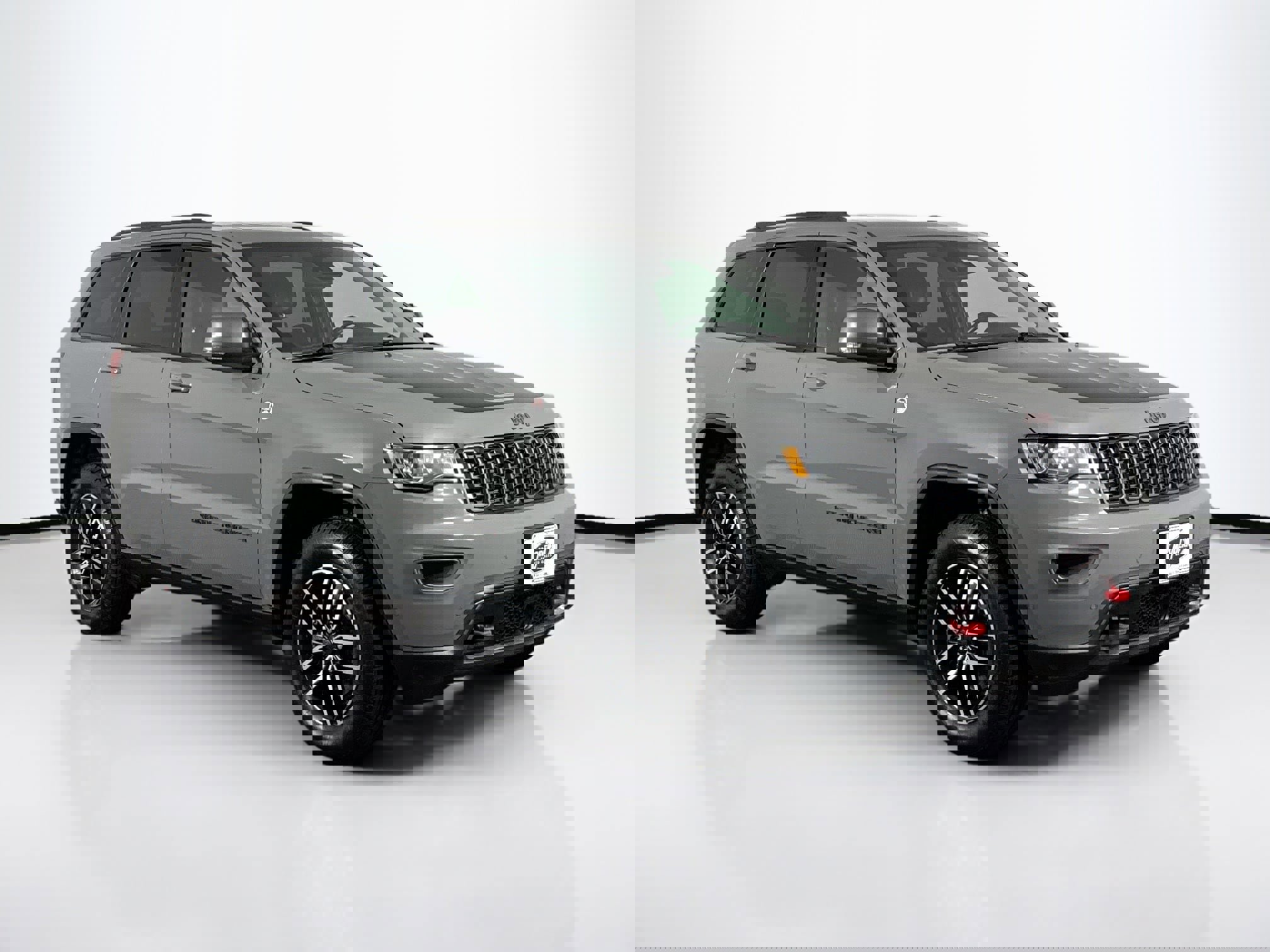 Used 2021 Jeep Grand Cherokee Trailhawk w/ Trailhawk Luxury Group image 2