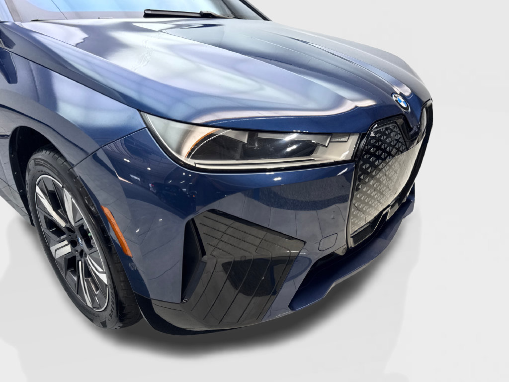 Used 2024 BMW iX xDrive50 w/ Sport Package AWD/4WD image 19