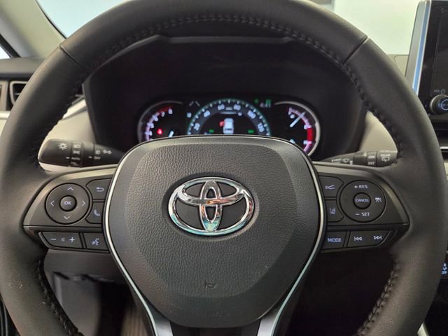 Used 2025 Toyota RAV4 XLE Premium image 23