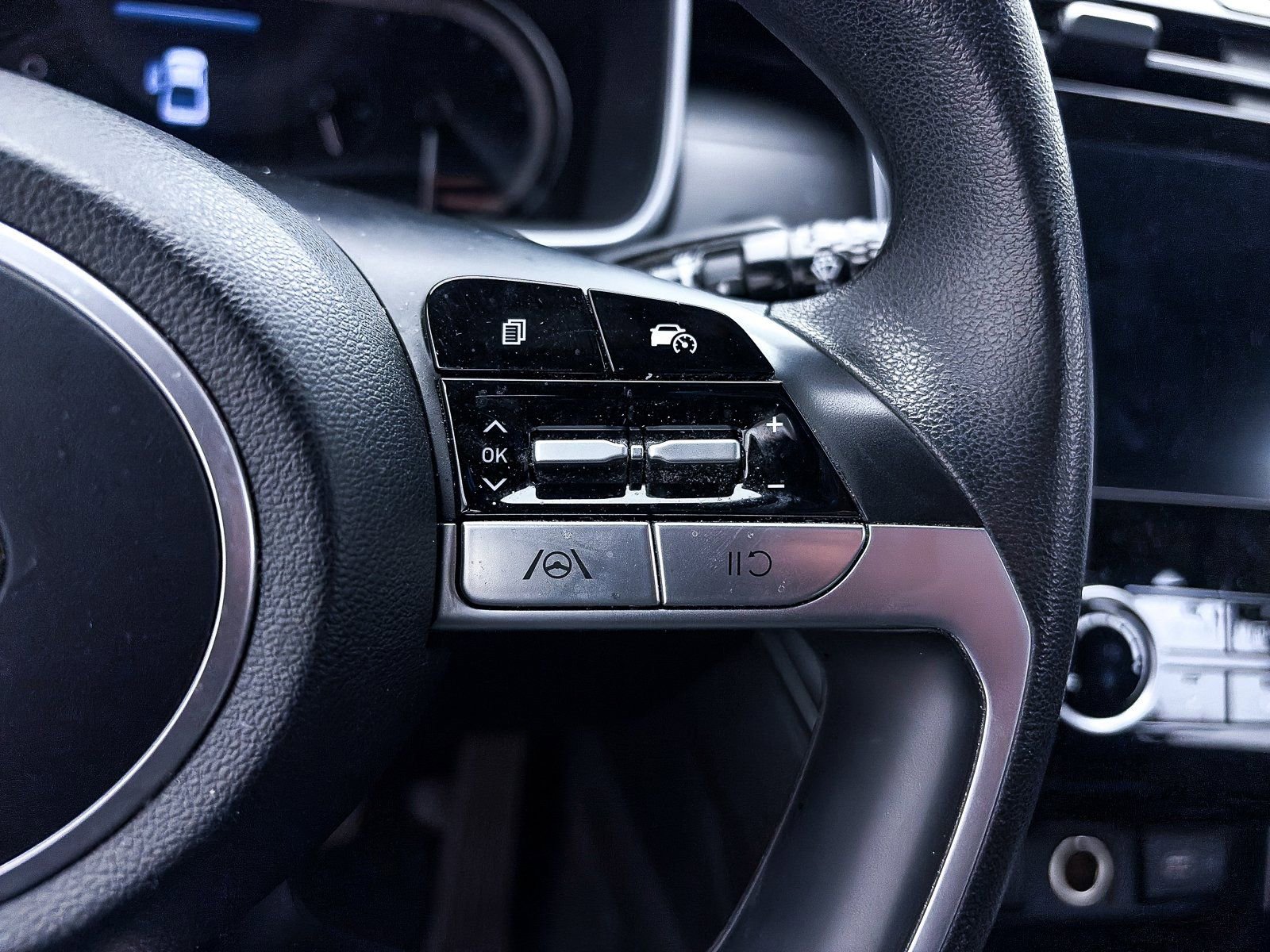 Used 2022 Hyundai Santa Cruz SEL image 30