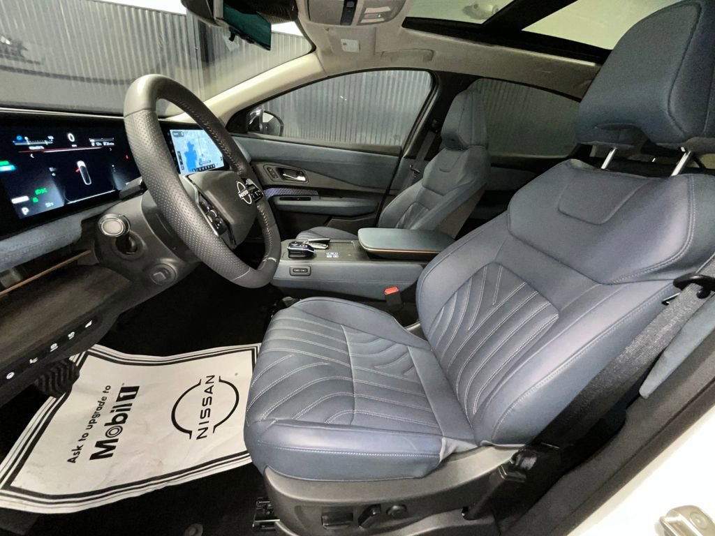 Used 2025 Nissan Ariya Platinum image 30