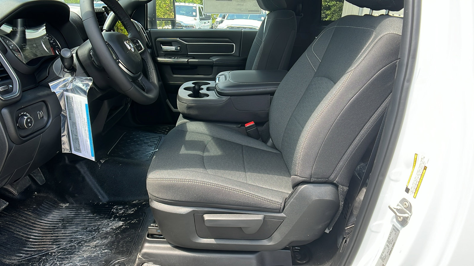 New 2025 RAM 5500 4x4 Regular Cab image 16