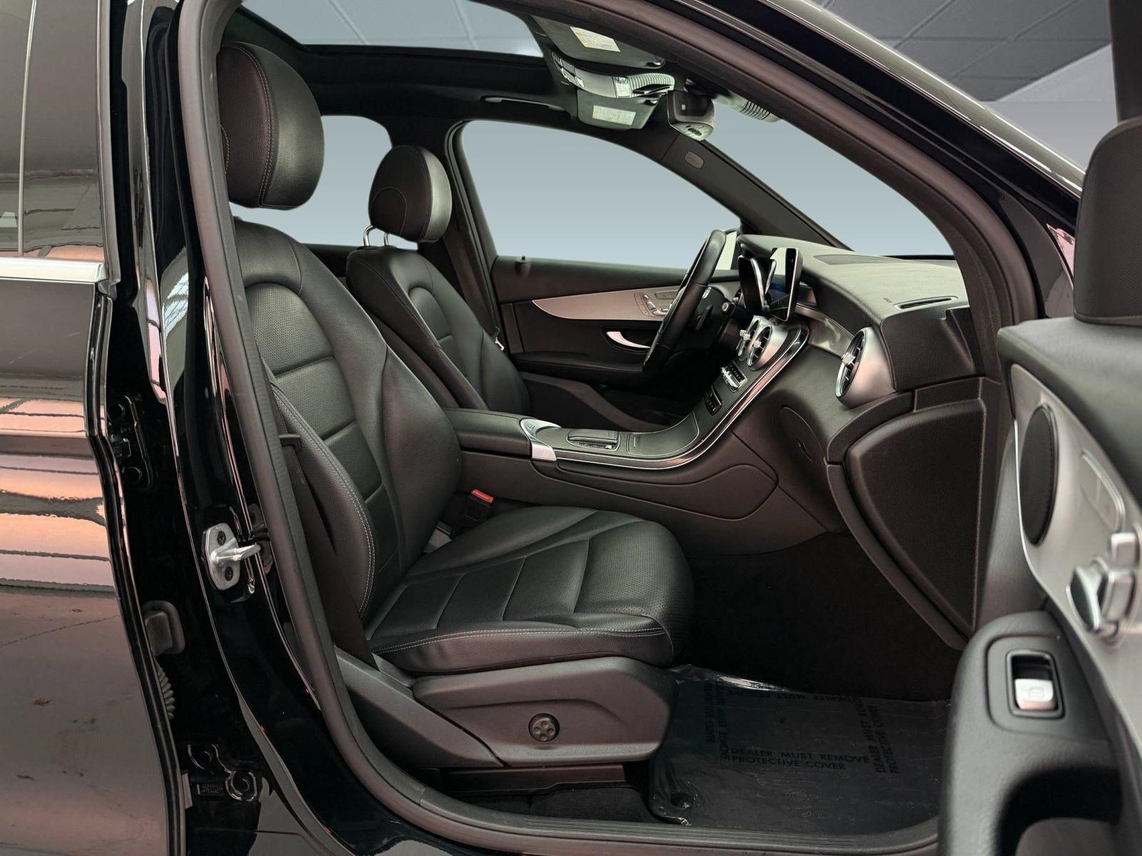 Used 2022 Mercedes-Benz GLC 300 image 23
