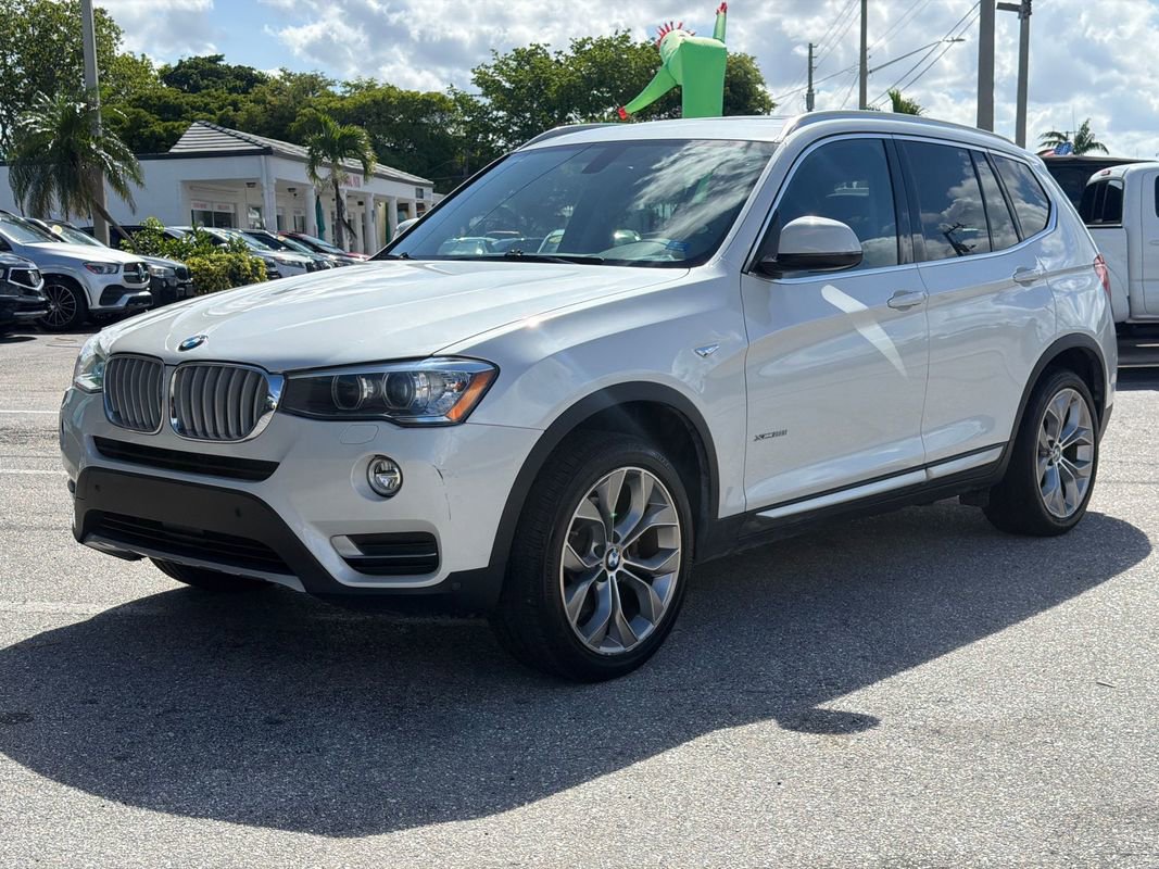Used 2017 BMW X3 xDrive28i AWD/4WD image 1