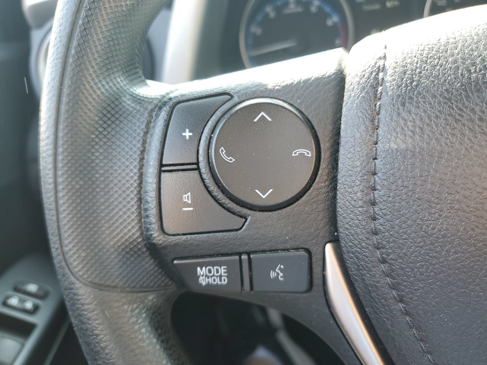 Certified 2018 Toyota RAV4 LE w/ All Weather Liner Package FWD image 22