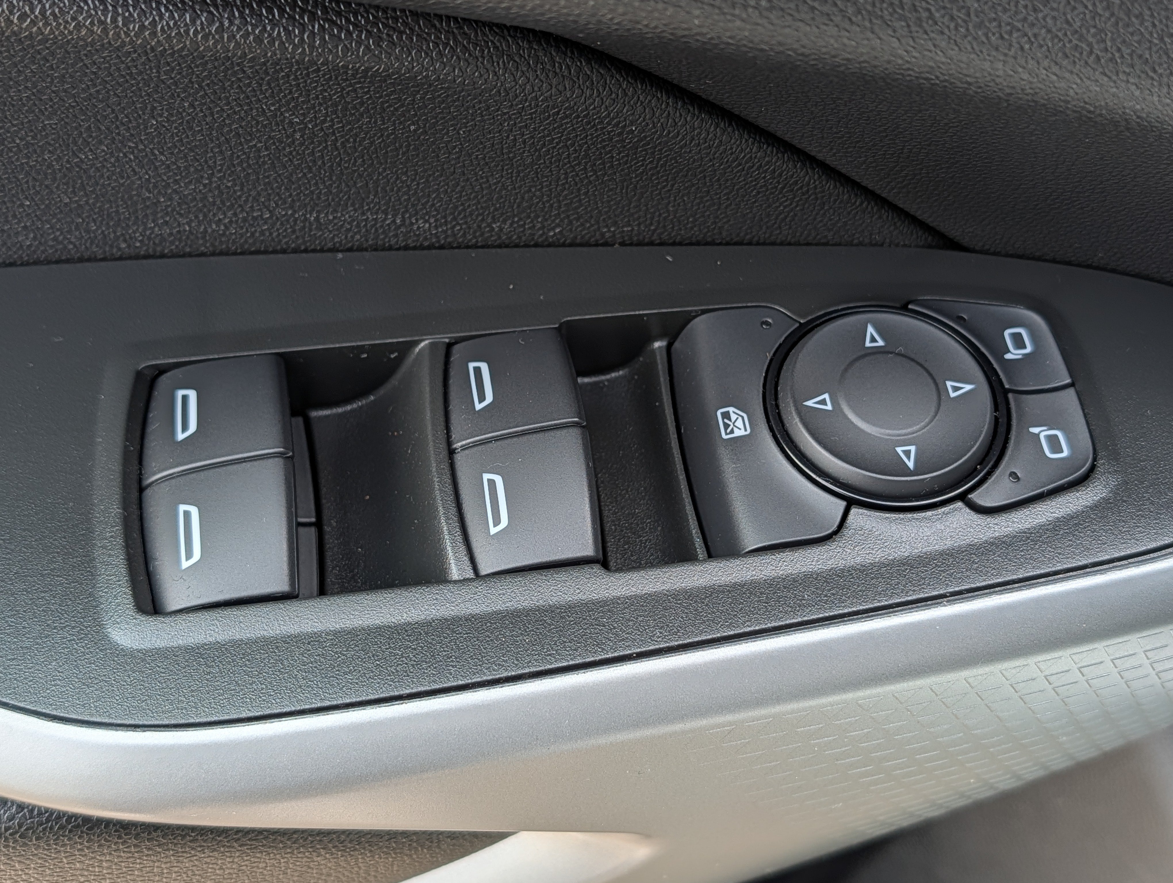 Used 2026 Chevrolet Trax LS w/ LS Convenience Package FWD image 13